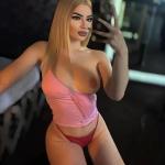 Alice feucht, geil und sexy wartet auf dich. Bild