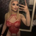 Alice feucht, geil und sexy wartet auf dich. Bild