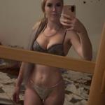 Tina, heiße blonde Frau. Bild