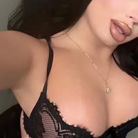 Kim, bildhübsche Frau von 22 Jahren. Bild
